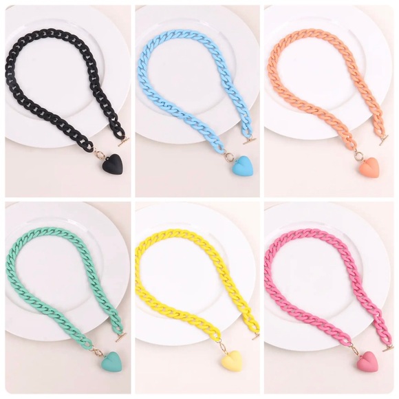 Yellow Chunky Chain Heart Necklace - Picture 6 of 11